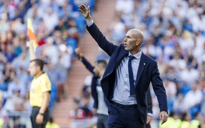 HK体育独家-什琴斯尼失误后主动请缨加练